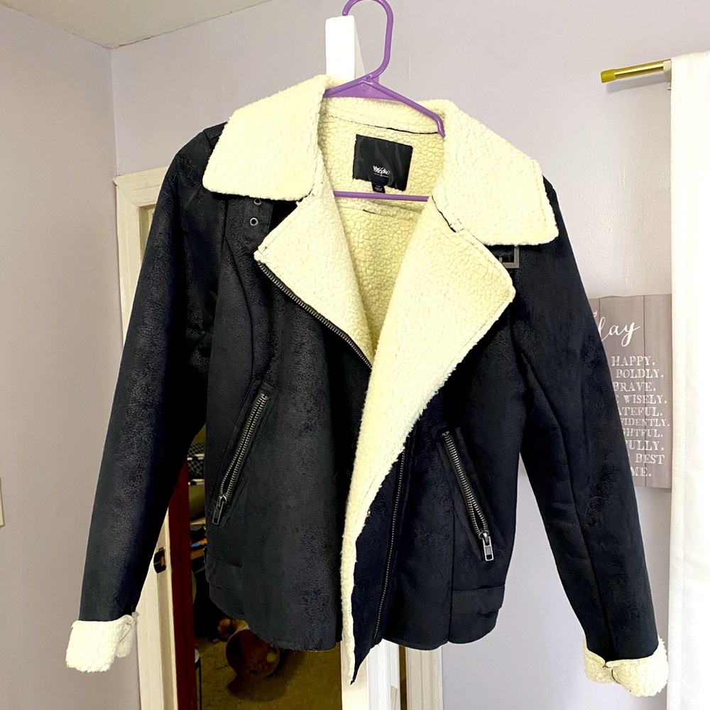 Gorgeous mossimo borg jacket